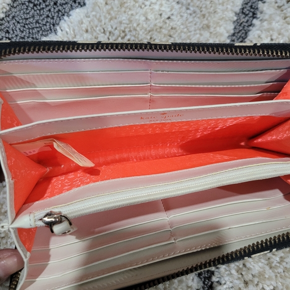 Kate Spade wallet - Picture 2 of 4